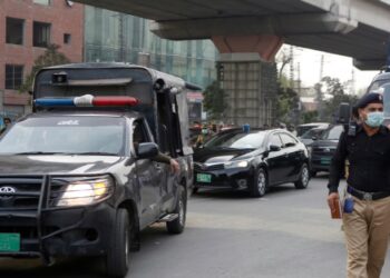 پاکستان کې د نا امنیو نوې څپه؛ تېرو درېیو ورځو کې لسګونه پولیسو ته مرګ ژوبله اوښتې