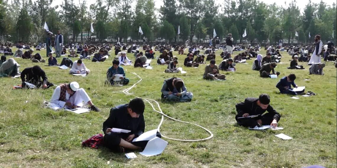 کابل کې له شاوخوا زر زده کوونکو د اسلامي امارت پېژندنې ازموینه واخیستل شوه