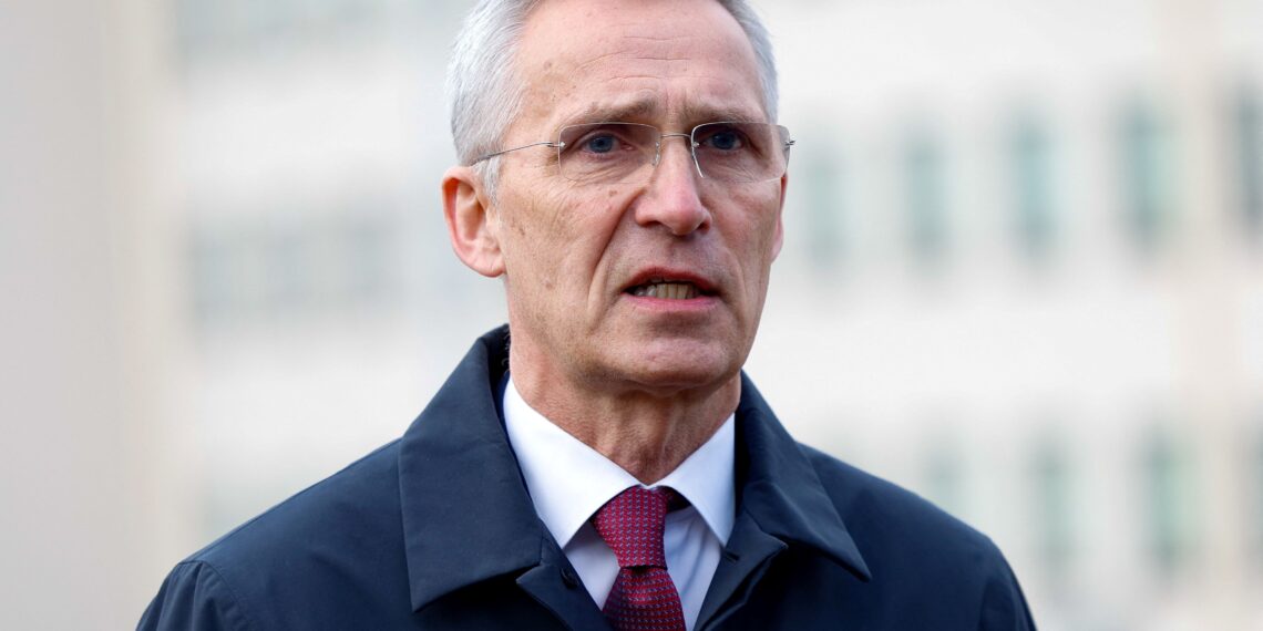 سټولټنبرګ له افغانستانه د بهرنيو ځواکونو وتلو له پرېکړې دفاع کړې