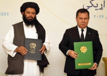 افغان  او ترکمن چارواکو د یو شمېر پروژو هوکړه لیکونه لاسلیک کړل