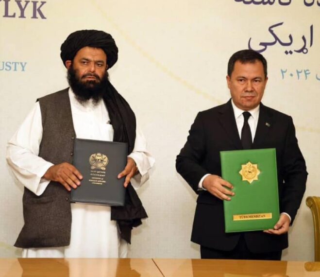 افغان  او ترکمن چارواکو د یو شمېر پروژو هوکړه لیکونه لاسلیک کړل