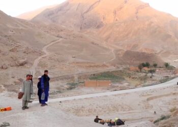 د بلخ ولایت چهارکنت ولسوالۍ اوسېدونکي د ژوند لومړنیو اسانتیاوو ته لاسرسی نه لري