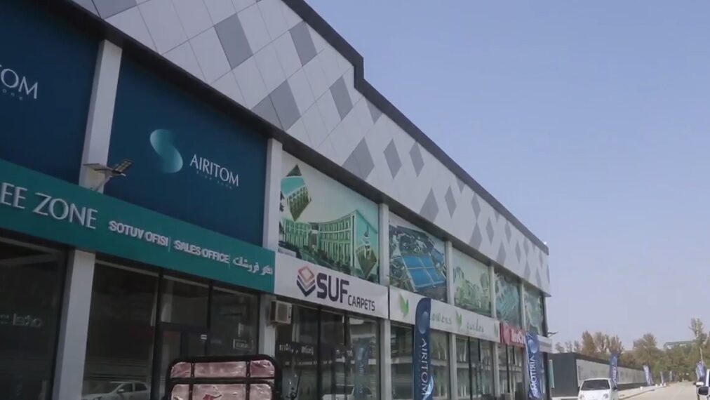 افغان سوداګرو په افغان- ازبېک بازار کې لسګونه دوکانونه پرانیستې دي