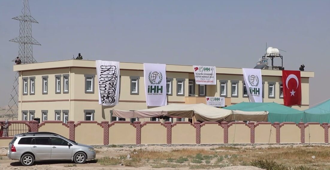 غزني کې د ۳۰ میلیونه افغانیو په ارزښت دارالایتام ګټې اخیستنې ته وسپارل شو