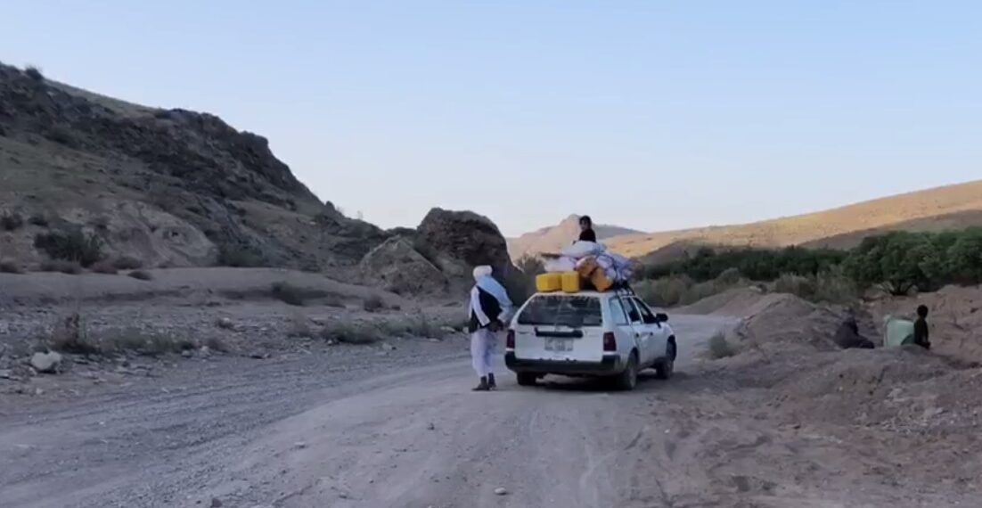 موټر چلوونکي او مسافر د کندهار- اروزګان لویې لارې له خرابوالي شکایت کوي