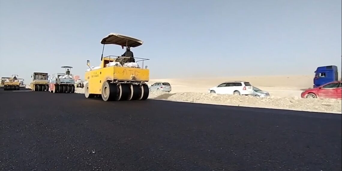 اقتصادي مرستیالي: روان کال هېواد کې د لسګونه میلیارده افغانیو په ارزښت بنسټیزې پروژې پیل شوې