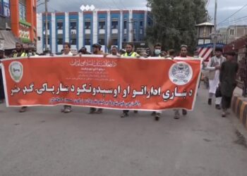 ننګرهار ښاریان: د کثافاتو ډېروالي او د کانالیزاسیون نه شتون له ستونزو سره مخ کړي یو