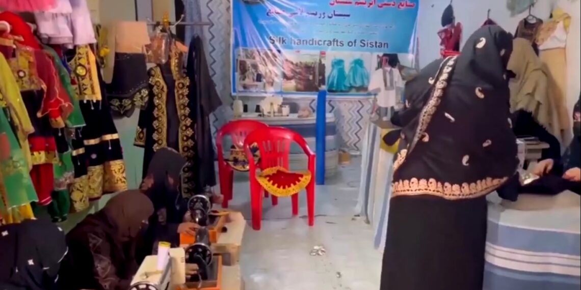 نیمروز کې متشبثې ښځې: د کار جوازونو ترلاسه کولو کې له ستونزو سره مخ یو