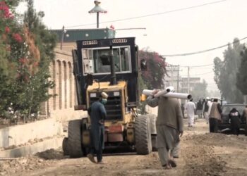 جلال آباد ښار کې د ۱۹ میلیونه افغانیو په ارزښت پراختیايي پروژې پيل شوې