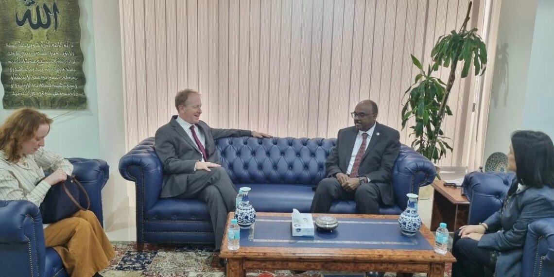 د اسلامي همکاریو سازمان او  بریټانوي چارواکو د افغانستان په تړاو خبرې کړې