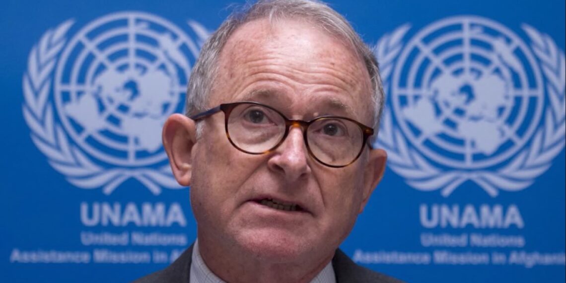 بېنېټ: نړیواله ټولنه باید افغانستان کې د محدودیتونو لرې کېدو لپاره منسجمه تګلاره ولري 