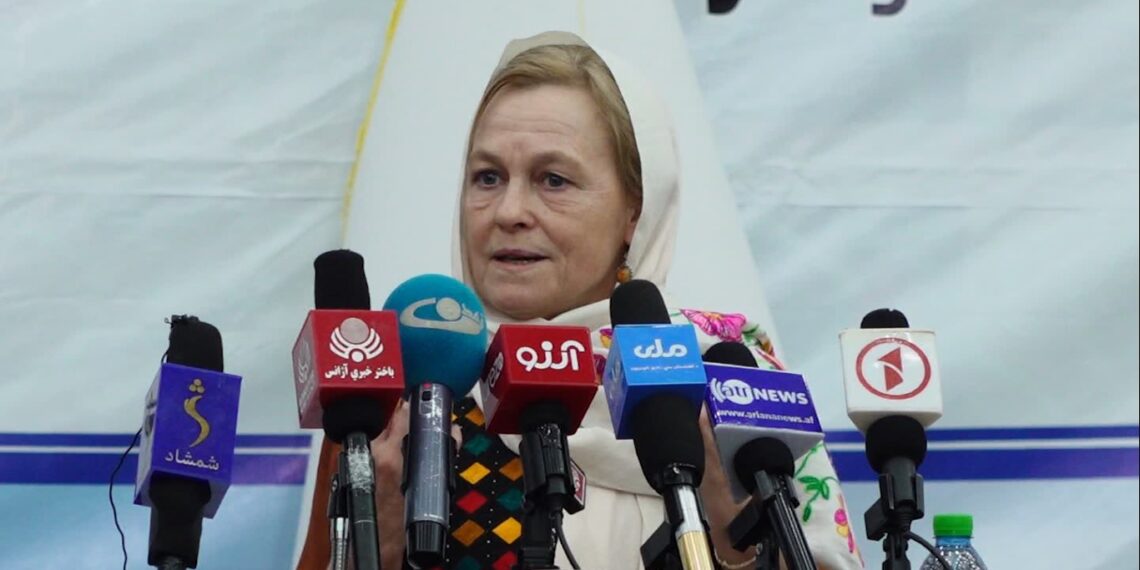 د سولې کلی: سوځېدلو او د هډوکو پر ناروغۍ د اخته افغان ماشومانو درملنې ته دوام ورکوو