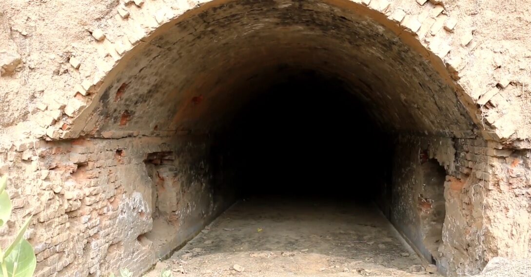 د خوست اوسېدونکي د تاریخي سمڅو د رغولو غوښتنه کوي