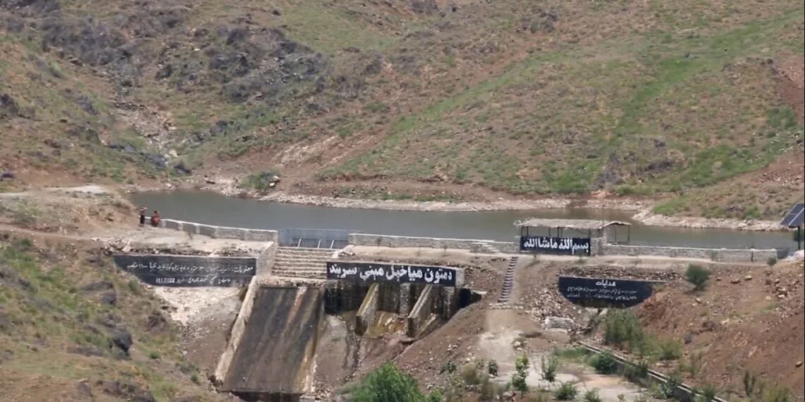 اقتصادي مرستیالي: تېر کال د ۳۵۵ کوچنيو بندونو جوړولو چارې پيل شوې