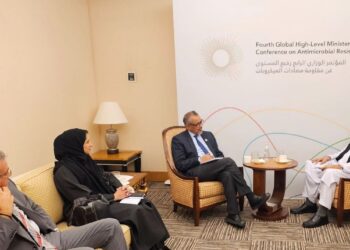 د عامې روغیتا وزارت سرپرست د روغتیا نړیوال سازمان له مشر سره کتلي