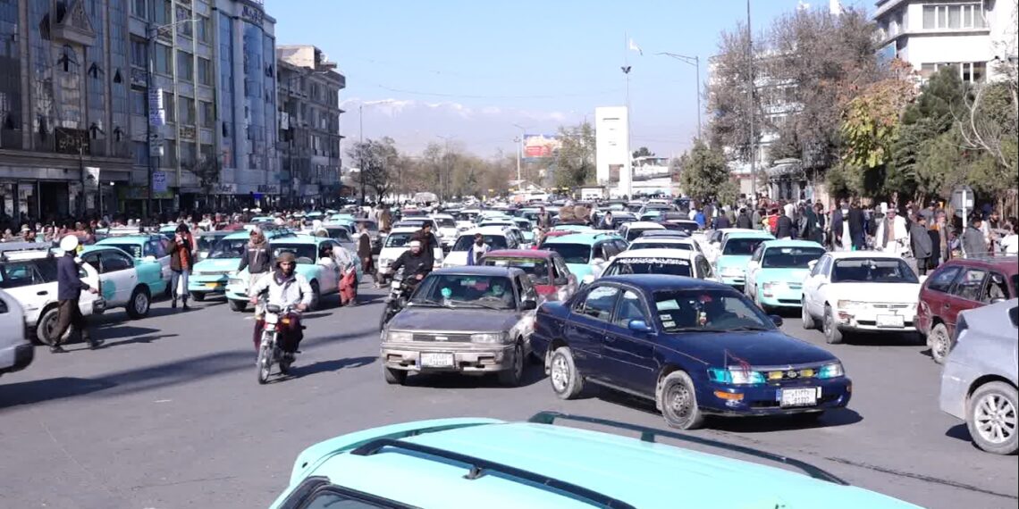 د دوامداره او منظم ښاري ټرانسپورټ نړیواله ورځ؛ کابل ښاریان له نا منظم ټرانسپورټ شکایت کوي