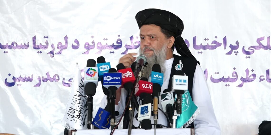 غیاث الدین: د ښوونځیو او مدرسو ترمنځ باید  توپیر له منځه ولاړ شي