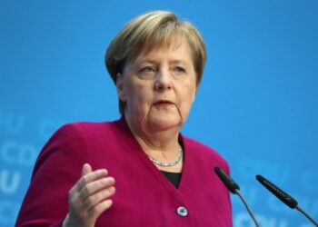 مېرکل: افغانستان کې د جرمني پوځي همکاري مهمه وه او د ستایلو وړ ده