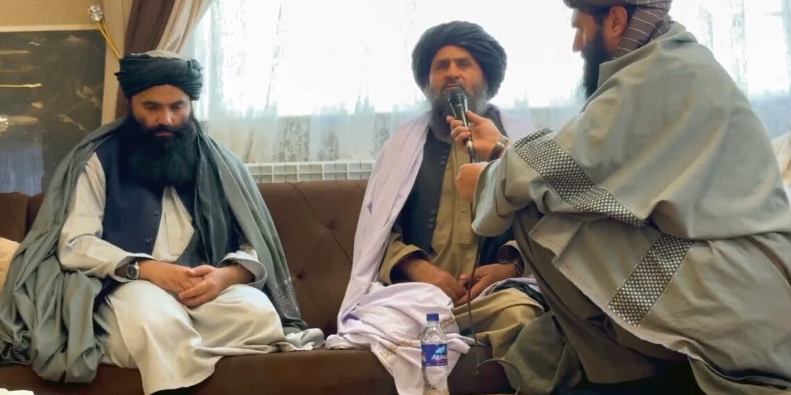 ملابرادر: د اسلامي امارت چارواکو ترمنځ د اختلافاتو په اړه ګنګوسې بې ځايه دي