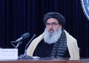 جلالي: د هېواد په ۳۱۸ ولسوالیو کې روغتیايي مرکزونه جوړيږي