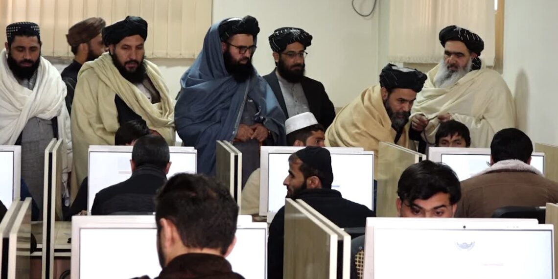 عامې روغتیا وزارت مرکزي روغتونونو ته د ۴۴۵ خالي بستونو لپاره د ازموینې لړۍ پیل کړه