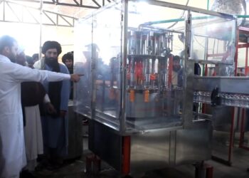 فراه کې د غیر الکولي څښاک توکو لومړنۍ فابريکې په کار پيل وکړ