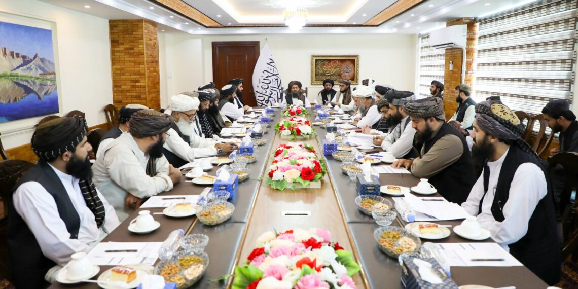 د اقتصادي کمېسیون ناسته؛ د افغان – ټرانس پروژې راپور تایید شو