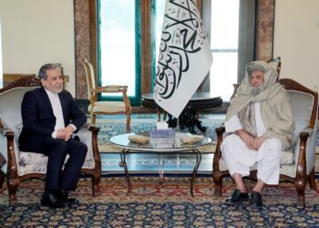 ملا حسن اخوند: افغانستان د اوبو مساله کې ایران ته د زیان رسولو هوډ نه لري