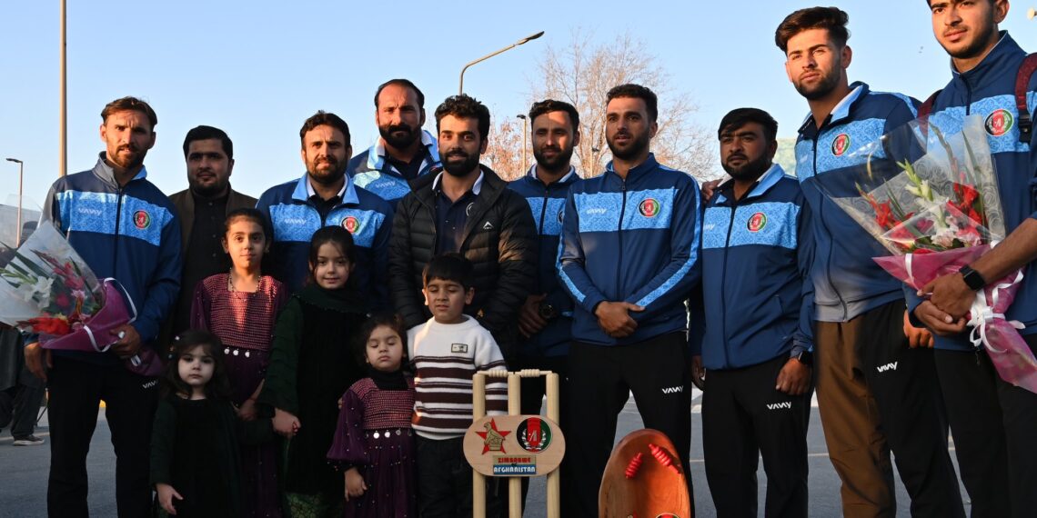 کرېکټ: ملي لوبډله هېواد ته راستنه شوه