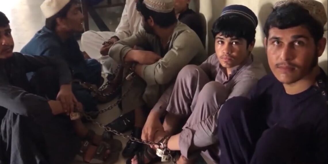 پاکستان سلګونه افغان کډوال د ناڅرګندو دلایلو له امله بندیان کړي