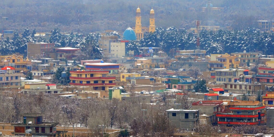 سمنګان کې یوه جومات ته د لاسي بم غورځولو له امله ۴ کسان ټپيان شوي