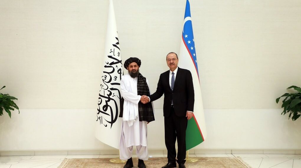 د ریاست الوزرا اقتصادي مرستیال پر مشرۍ یو پلاوی ازبېکستان ته تللی