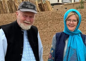 يوې بریټانوۍ کورنۍ ادعا کړې چې دوه غړي يې افغانستان کې نيول شوي