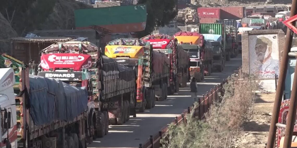 د افغانستان او پاکستان ترمنځ د تورخم لارې پرانیستلو په اړه خبرې ناکامې شوې