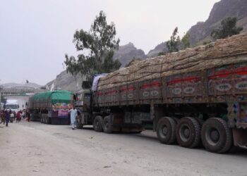 د سوداګرۍ او پانګونې خونه: د تورخم لارې له تړل کېدو سره افغان سوداګرو ته میلیونونه ډالر زیان اوښتی