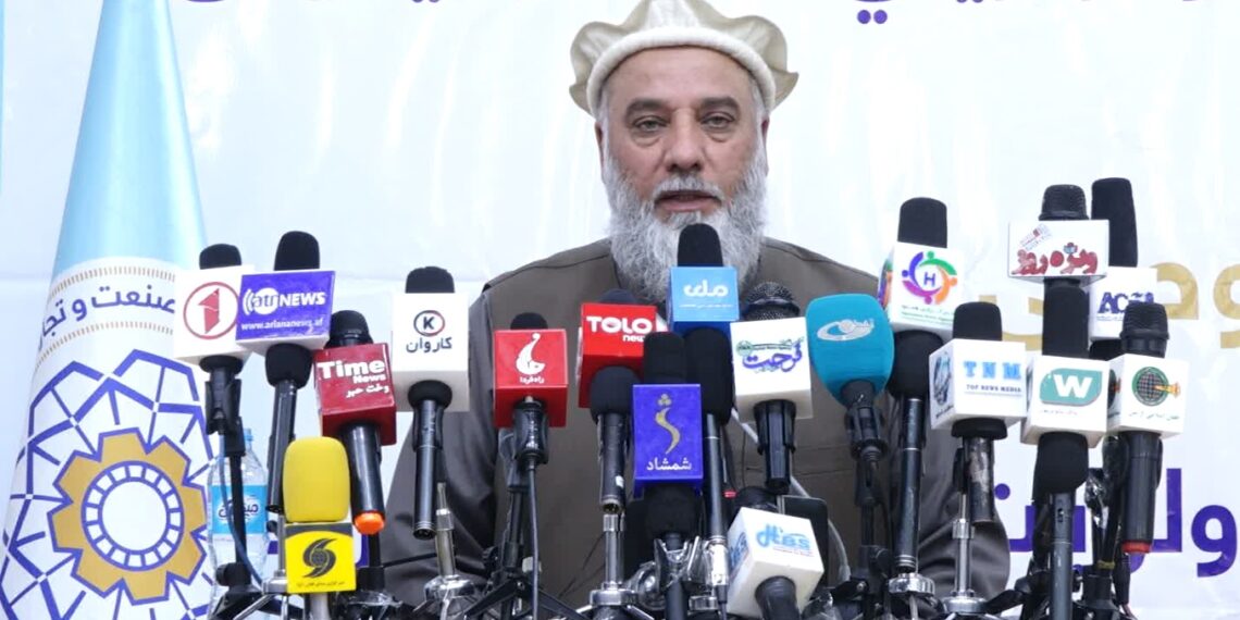 د صنعت او سوداګرۍ وزارت: روان کال د ۱۱ میلیارد ډالرو په ارزښت واردات او ۲ میلیاردو صادرات شوي