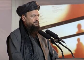 منصور: امريکا بايد افغانستان ته د تېرې ۲۰ کلنې جګړې تاوان ورکړي