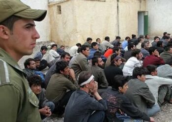 د ایران امنیتي ځواکونو لسګونه افغان مهاجرین نیولي