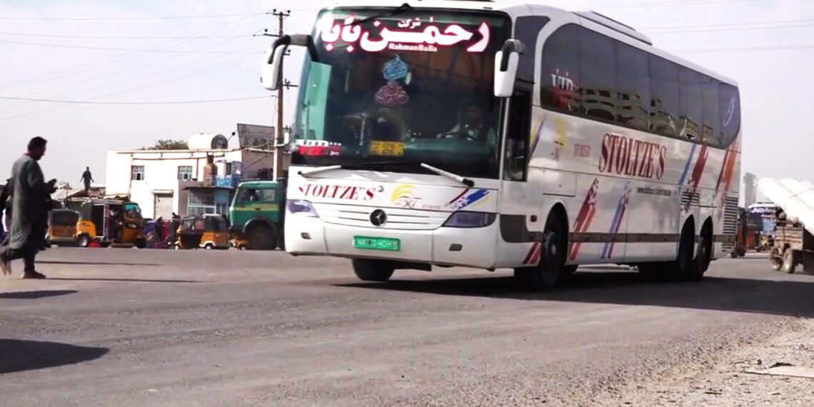 د لویو لارو مسافر: د بس چلوونکو له خوا د نشه يي توکو کارول د ټرافیکي پېښو سبب کېږي