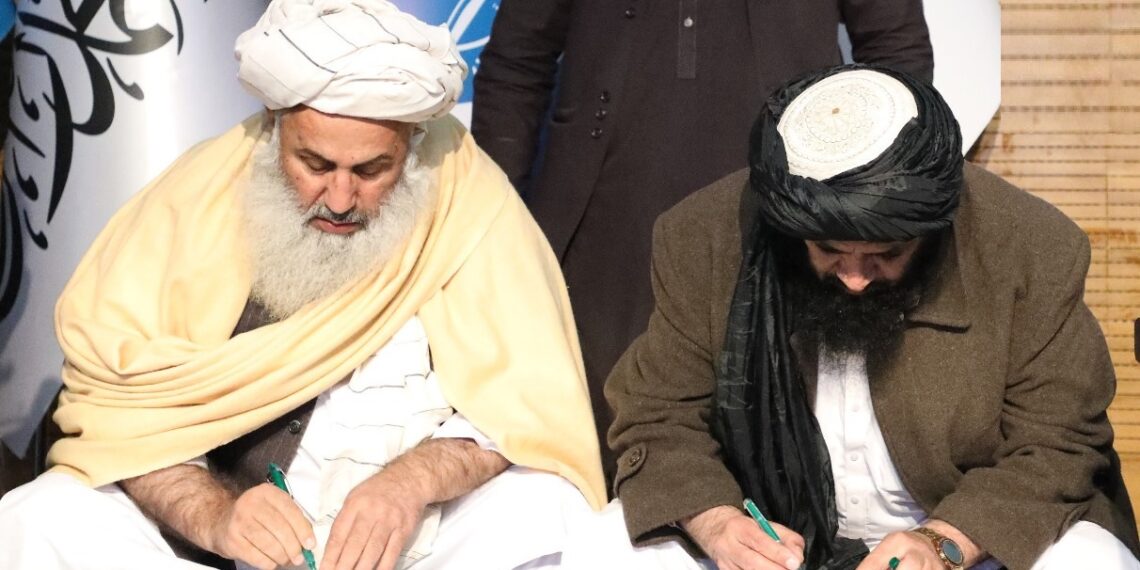 پوهنې وزارت د سواد زده کړې عامولو لپاره د همکاریو ګڼ شمېر هوکړه لیکونه لاسلیک کړل