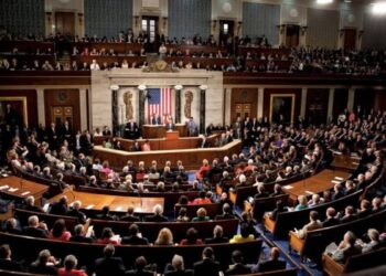 د کانګرېس غړي: واشنګټن باید د افغان همکارانو لېږد پروسه ونه ځنډوي