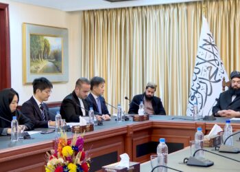 عبدالکبیر ګاونډیاتو ته؛ افغان کډوال پر زوره مه باسئ