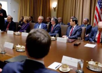 د امریکايي چارواکو ترمنځ لفظي شخړې د دې هېواد ملي او نړیوالې پالیسۍ ننګولی شي