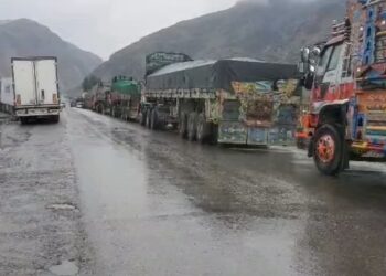 سوداګر: تورخم کې د جګړې له امله لاریو او په کې بار سوداګریزو توکو ته زیانونه رسېدلي