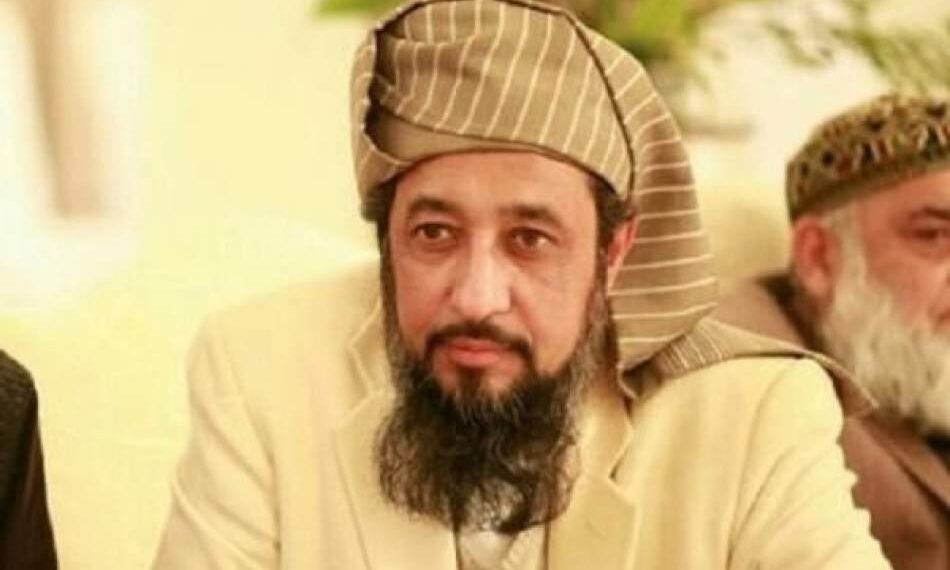 د اکوړه خټک پر مدرسې ځانمرګی برید؛ د مولانا حامد الحق ژوند یې واخیست