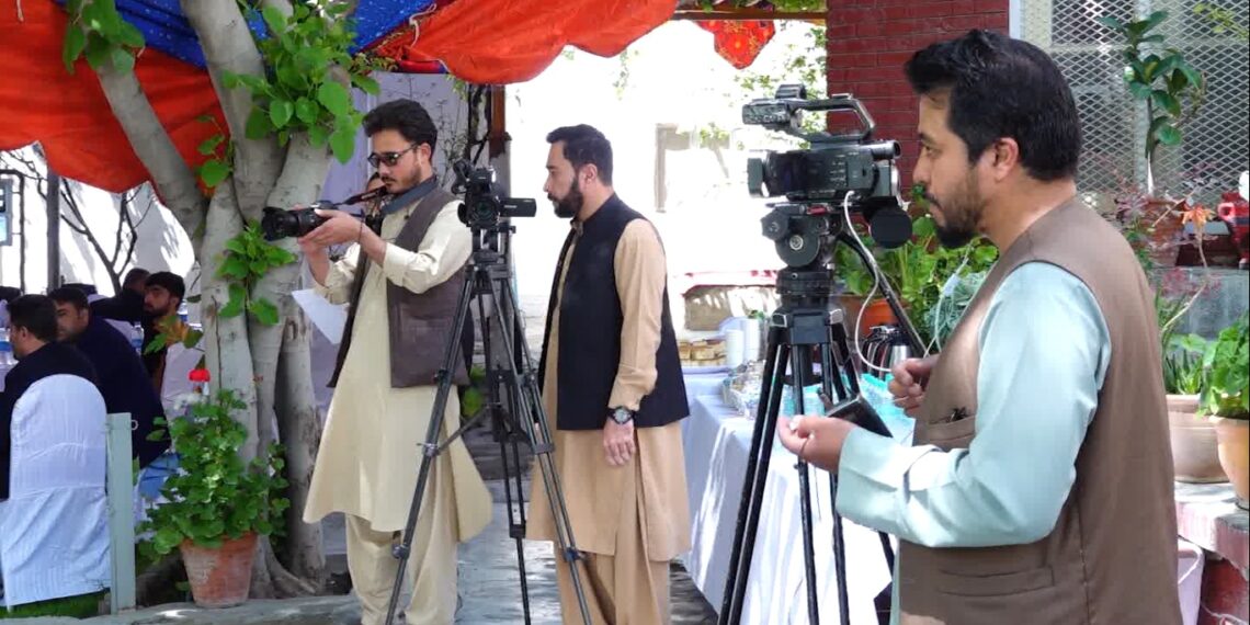 د خبریال ملي ورځ؛ افغان خبریالان له کومو ستونزو او ننګونو سره مخ دي؟