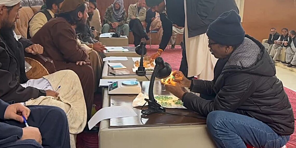 چارواکي: هندي پانګوال د پنجشیر پر کانونو پانګونې ته لېوالتیا لري