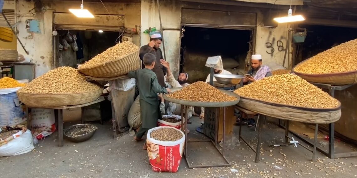 پاکستان کې افغان کاروباریان: راکړل شوی مهلت ډېر کم دی