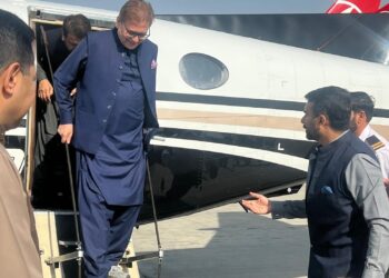 صادق خان د همغږۍ ګډې کمېټې په ناسته کې د ګډون لپاره کابل ته راغلی