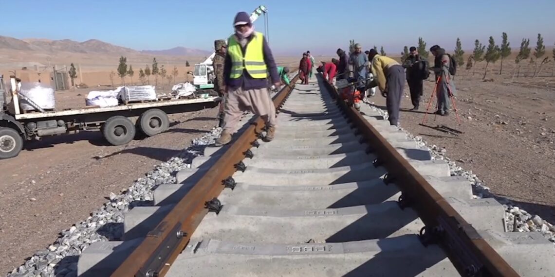 روسي چارواکي: د افغان – ټرانس پروژې له لارې به هرکال ۱۵ میلیونه ټنه توکي ولېږدول شي